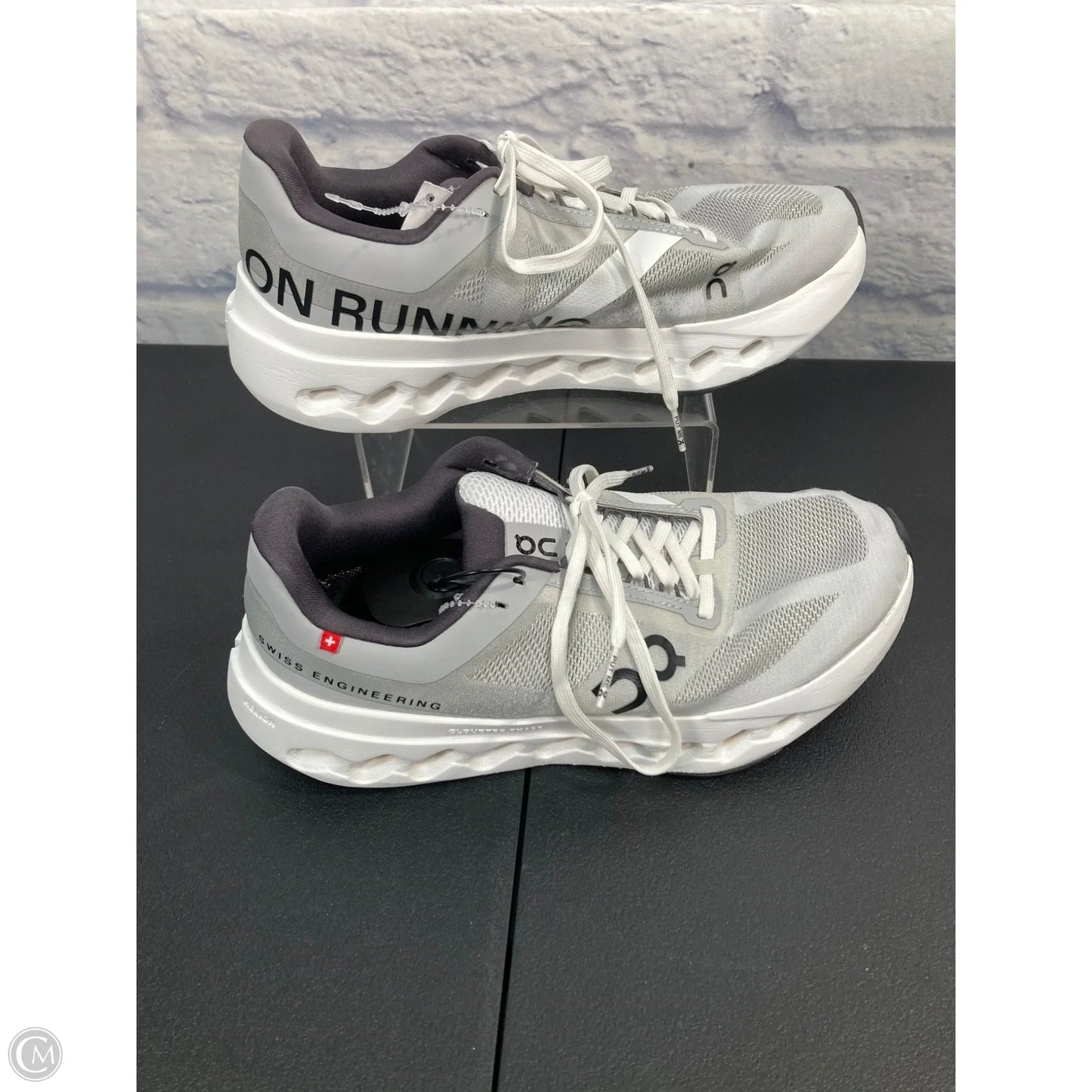 Shoes Athletic By On Cloud In Grey & White, Size: 7.5
