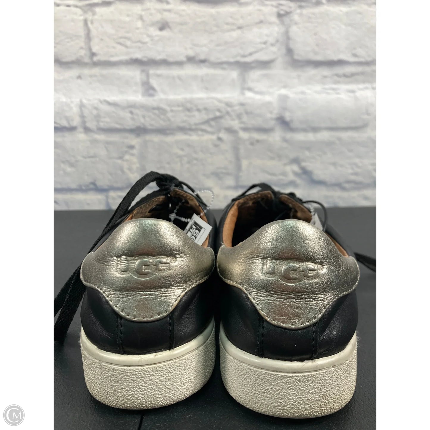 Shoes Designer By Ugg In Black, Size: 9