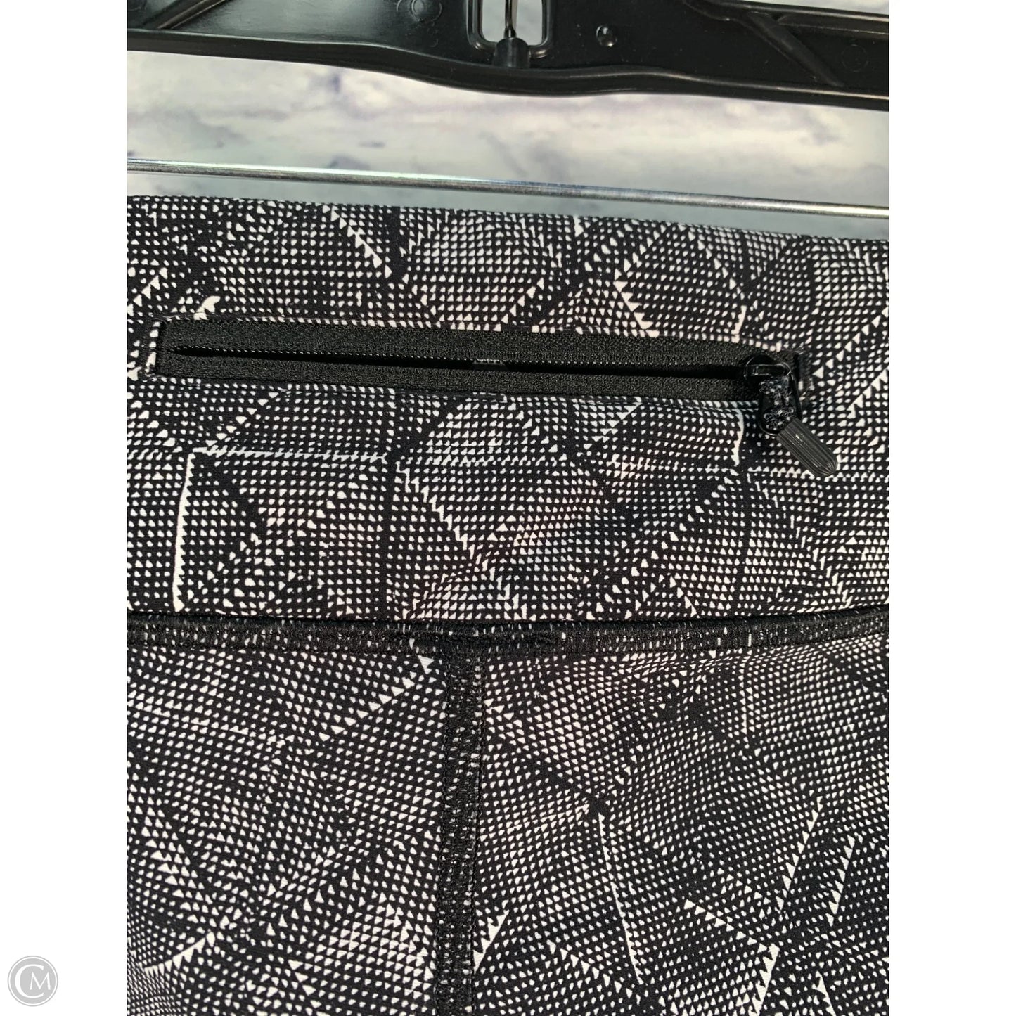 Athletic Leggings Capris By Lululemon In Black & White, Size: M