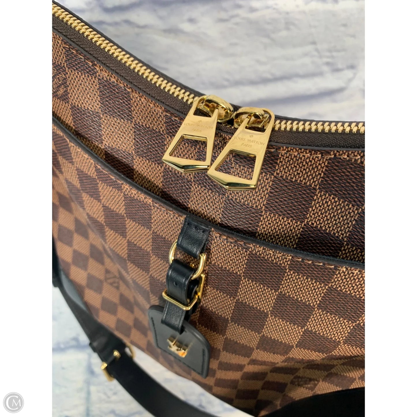 Handbag Luxury Designer By Louis Vuitton, Size: Medium