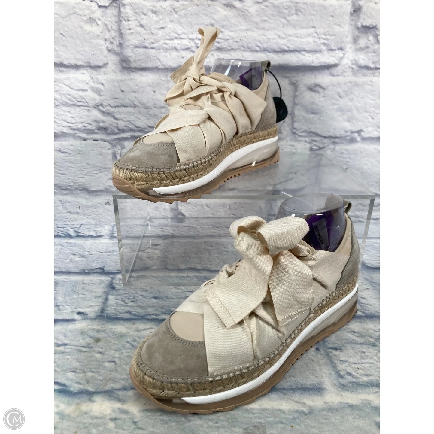 Shoes Sneakers By Free People In Cream, Size: 8
