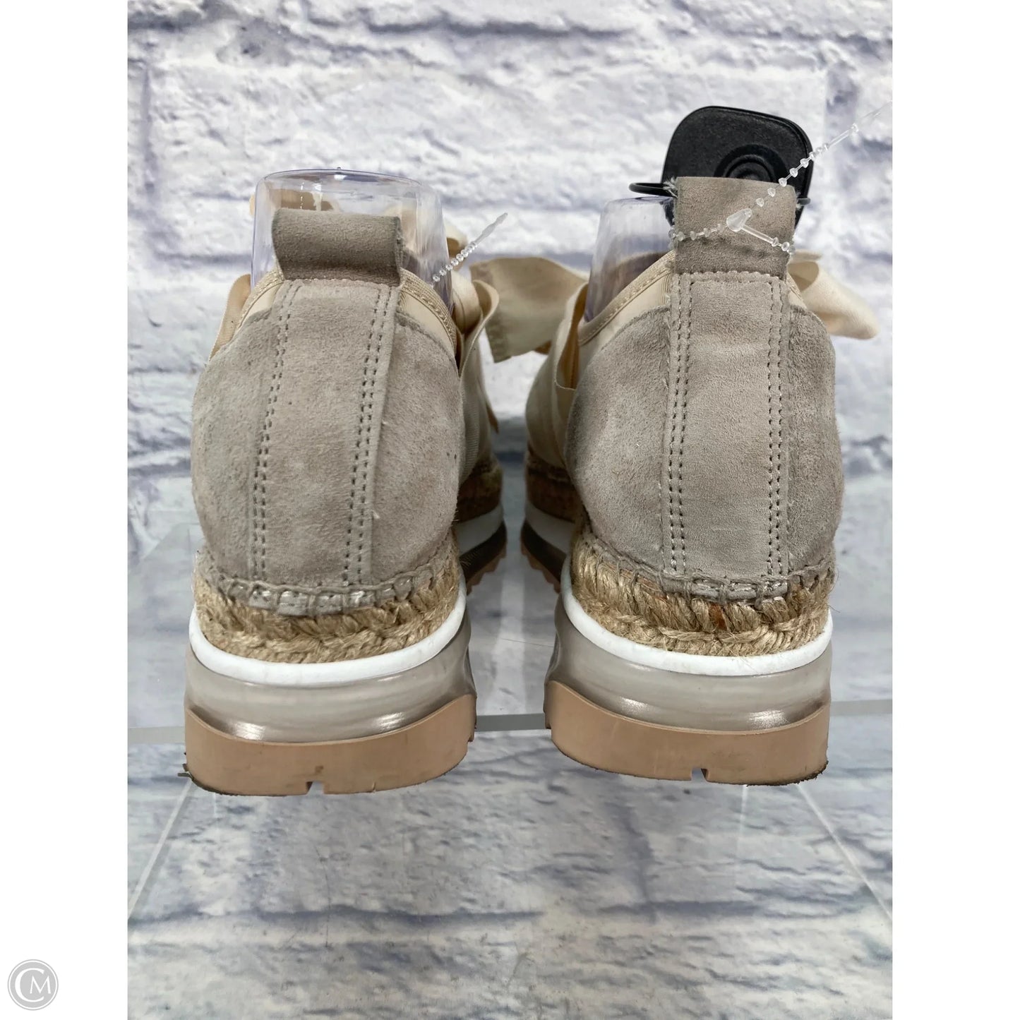 Shoes Sneakers By Free People In Cream, Size: 8