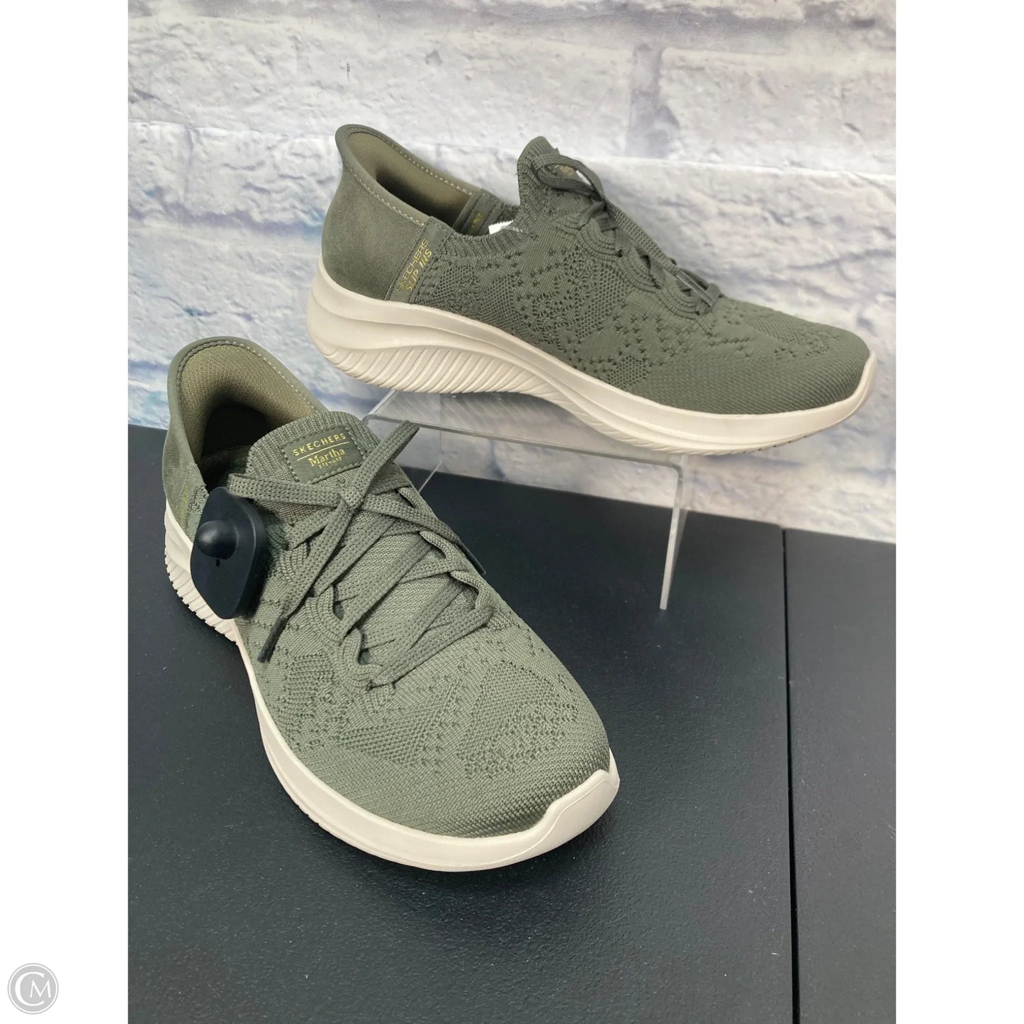 Shoes Sneakers By Skechers In Green, Size: 9