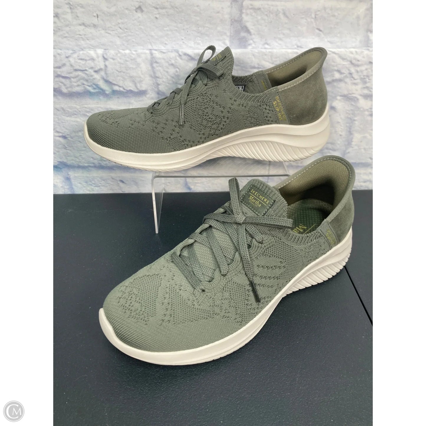 Shoes Sneakers By Skechers In Green, Size: 9