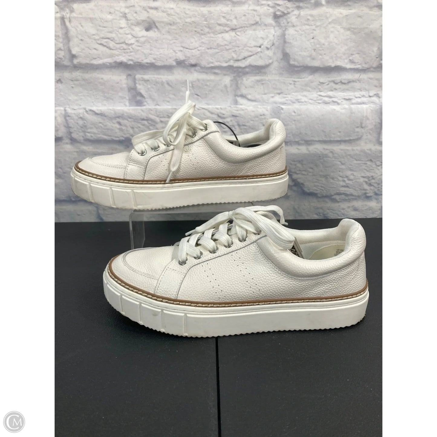 Shoes Sneakers By Vince Camuto In White, Size: 8.5
