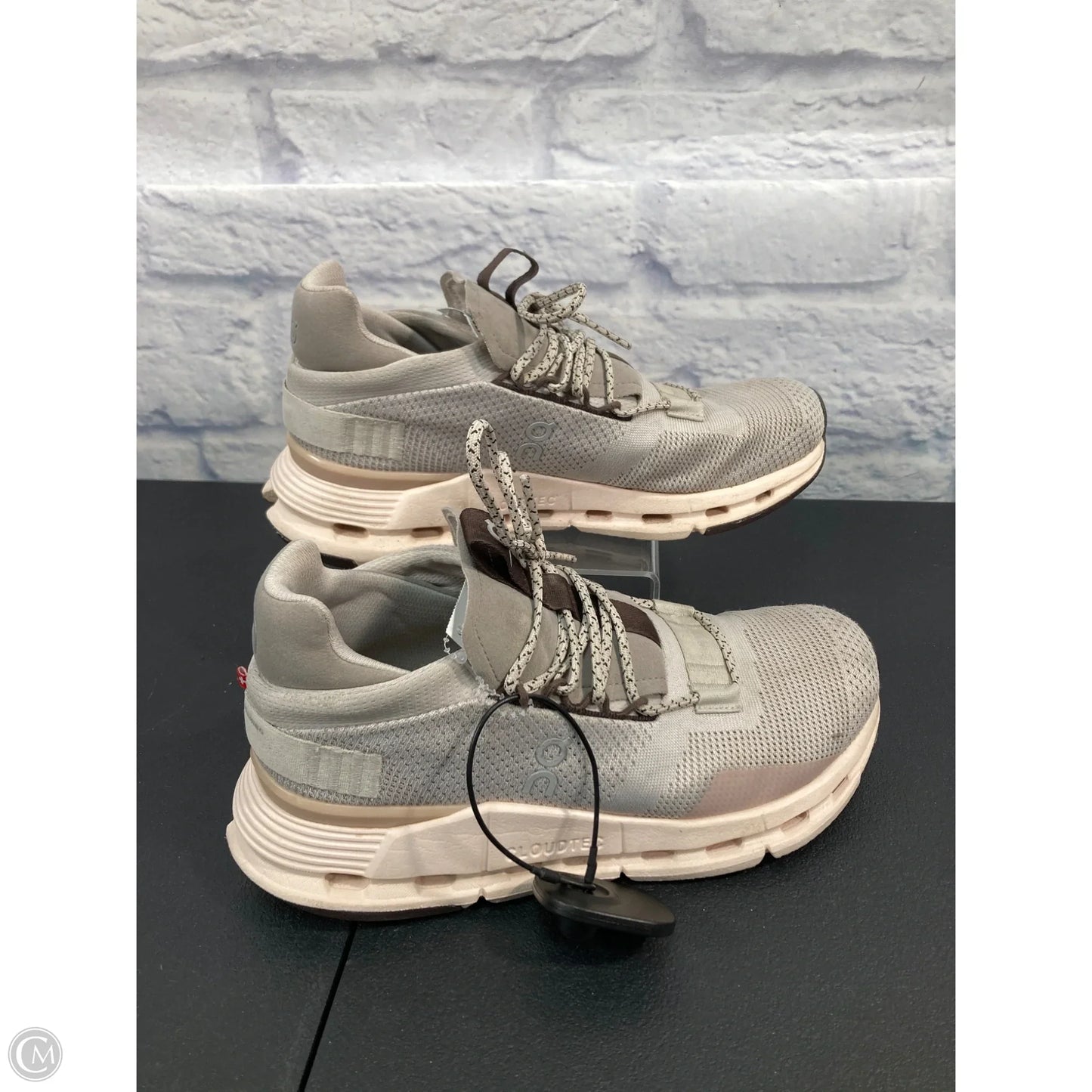 Shoes Athletic By On Cloud In Beige, Size: 7