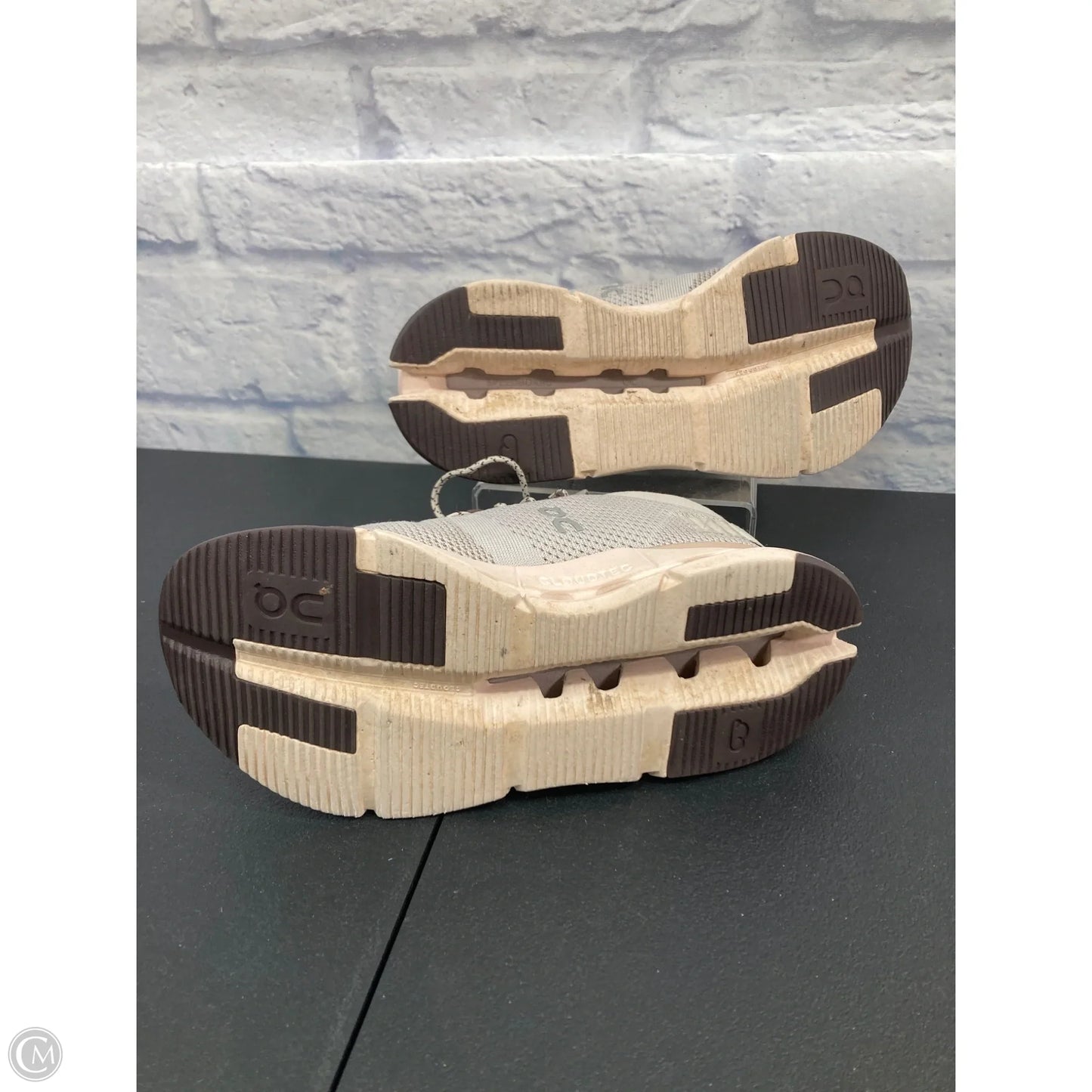 Shoes Athletic By On Cloud In Beige, Size: 7