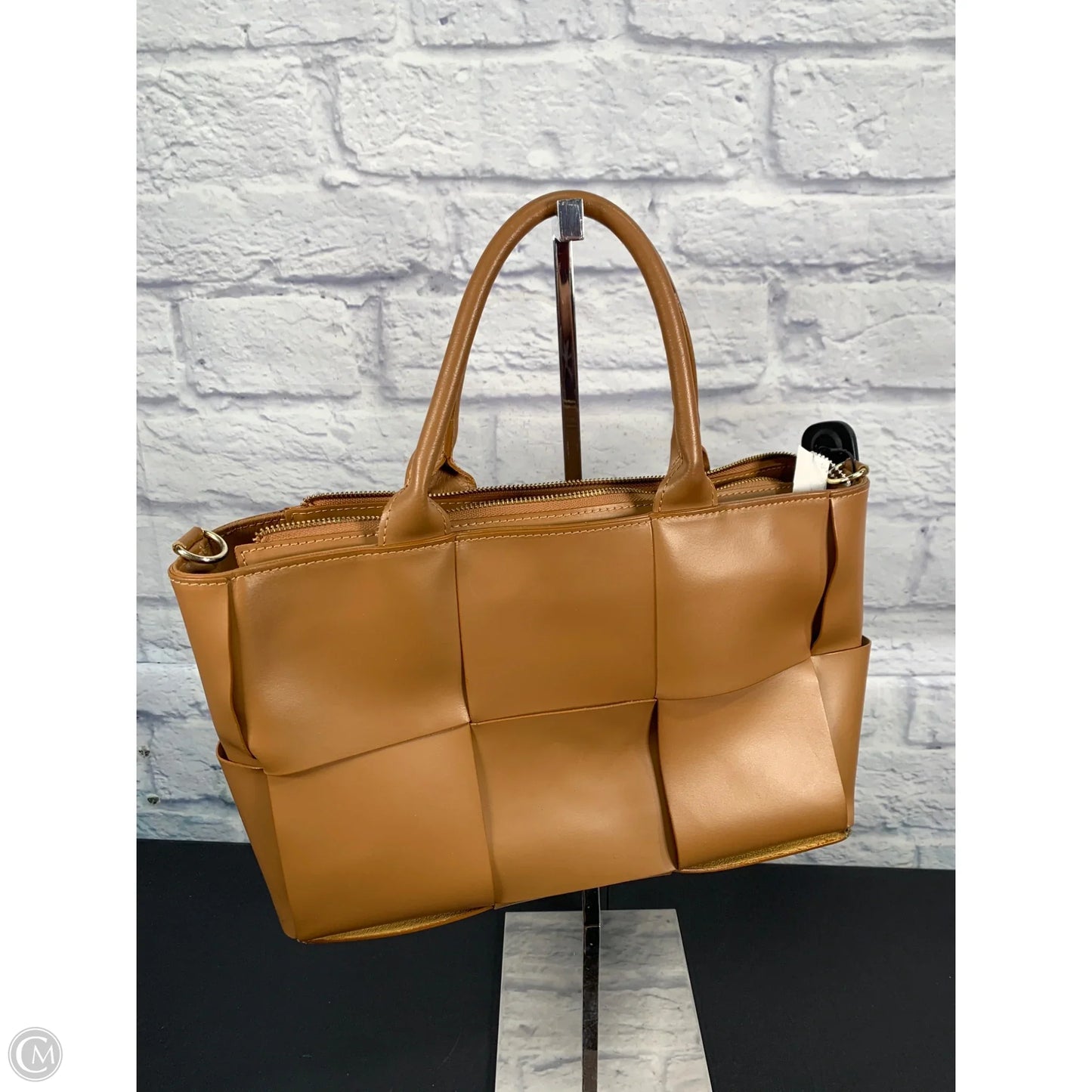 Handbag Leather By Clothes Mentor, Size: Medium