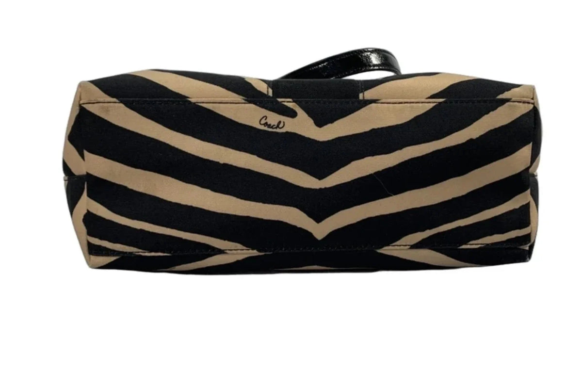 Handbag Designer By Coach, Size: Medium