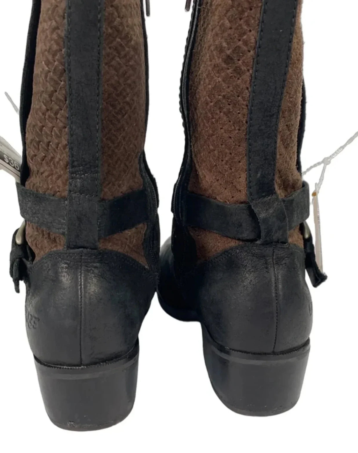 Shoes Designer By Ugg In Black, Size: 7