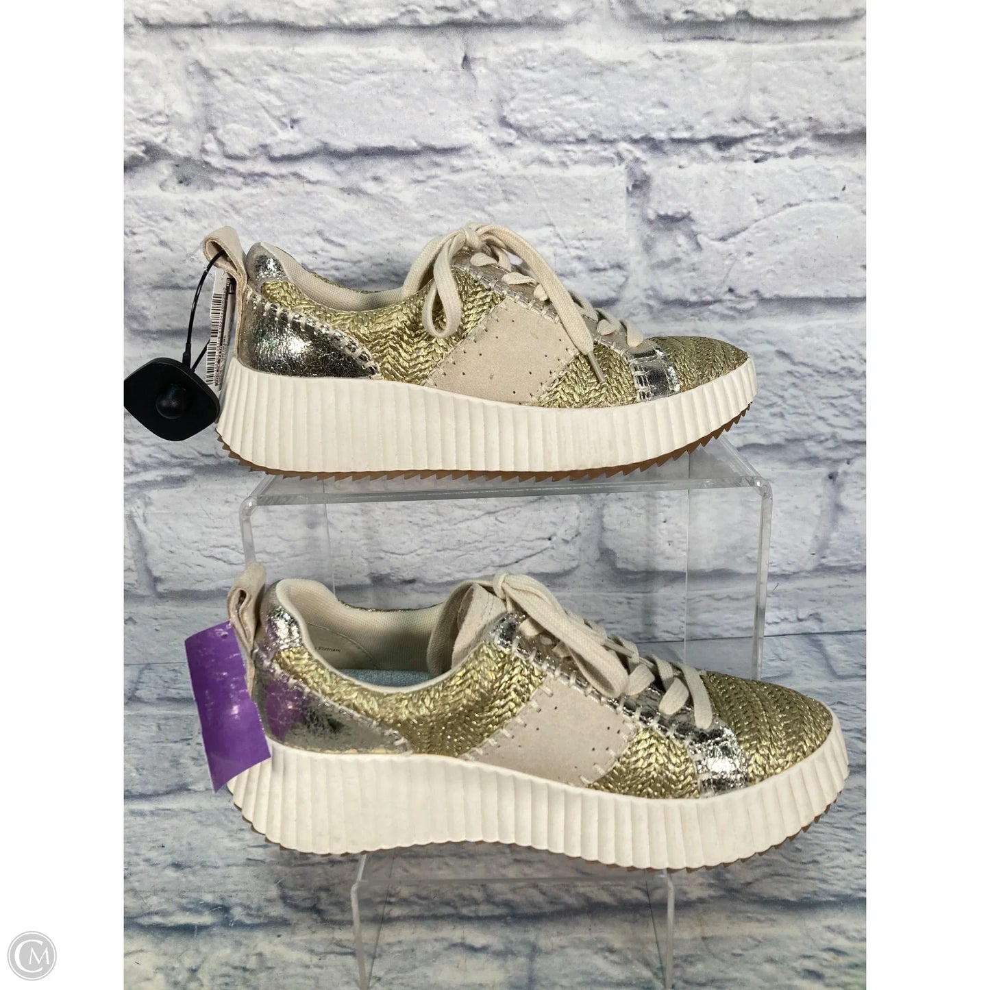 Shoes Sneakers By Dolce Vita In Gold & Silver, Size: 7.5