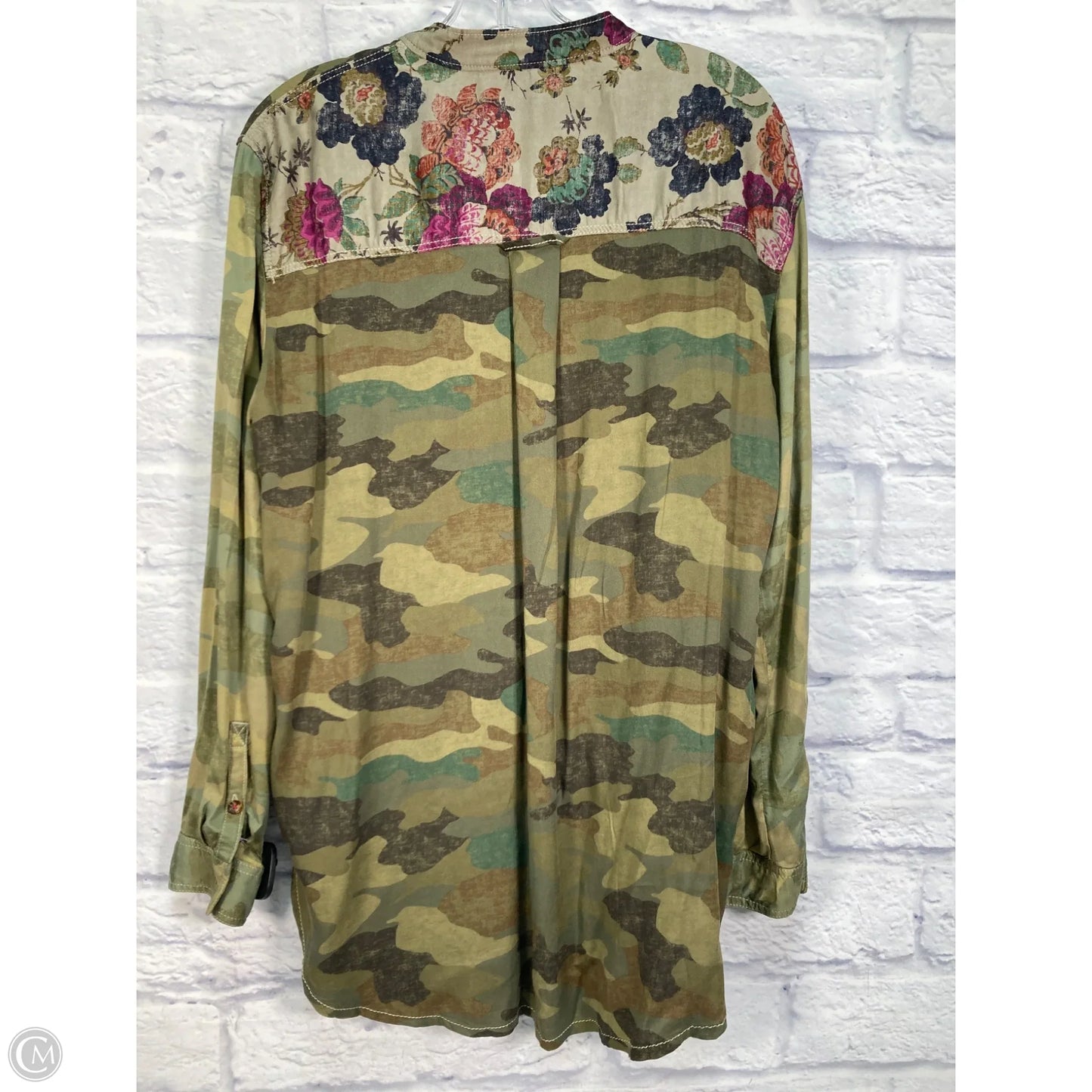 Top Long Sleeve By Pilcro In Green, Size: S