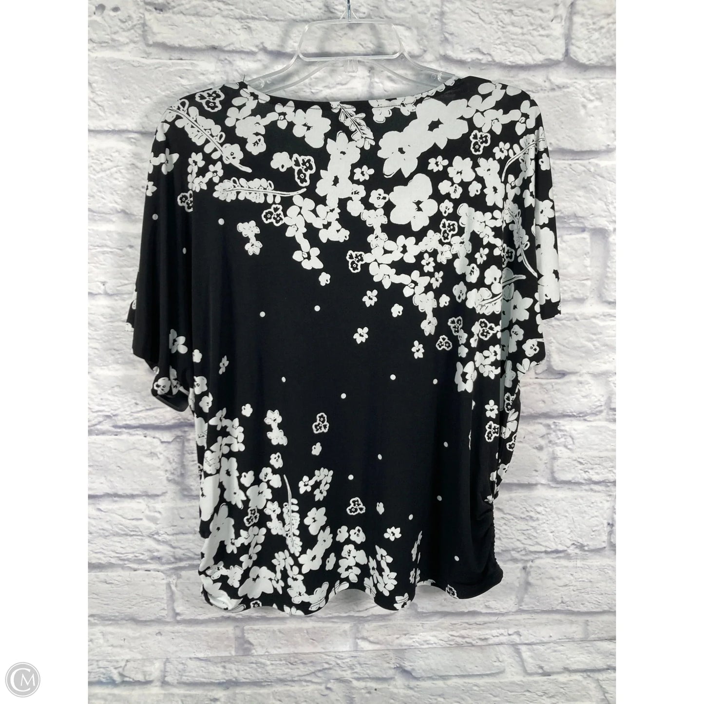 Top Short Sleeve By Chicos In Black & White, Size: Xl