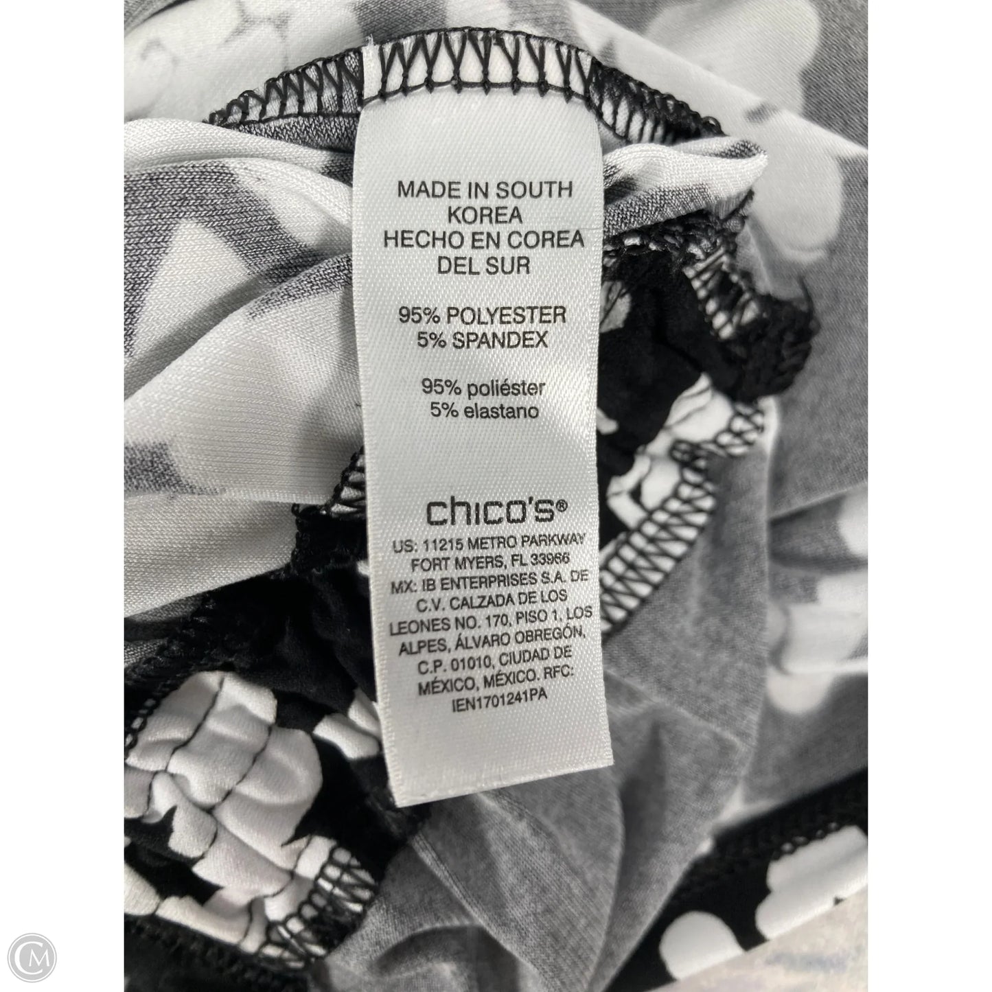 Top Short Sleeve By Chicos In Black & White, Size: Xl