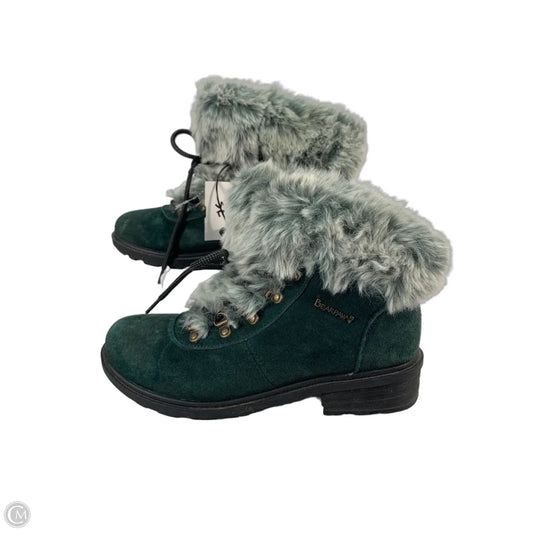 Boots Ankle Flats By Bearpaw In Green, Size: 9