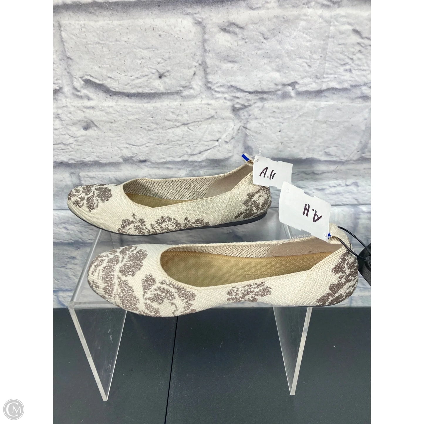 Shoes Flats By Rothys In Cream, Size: 8.5