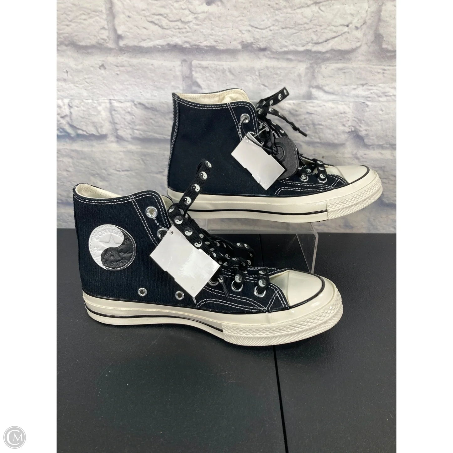 Shoes Sneakers By Converse In Black & White, Size: 6