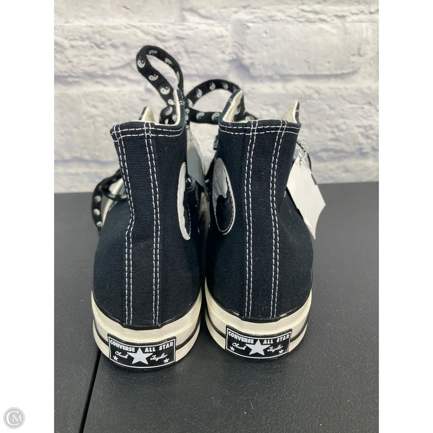 Shoes Sneakers By Converse In Black & White, Size: 6