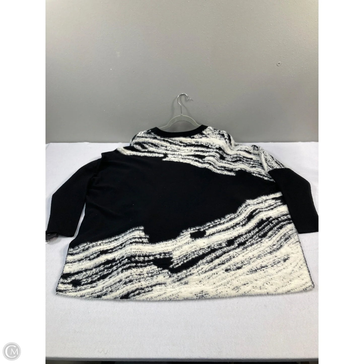 Sweater By Chicos In Black & White, Size: Xl