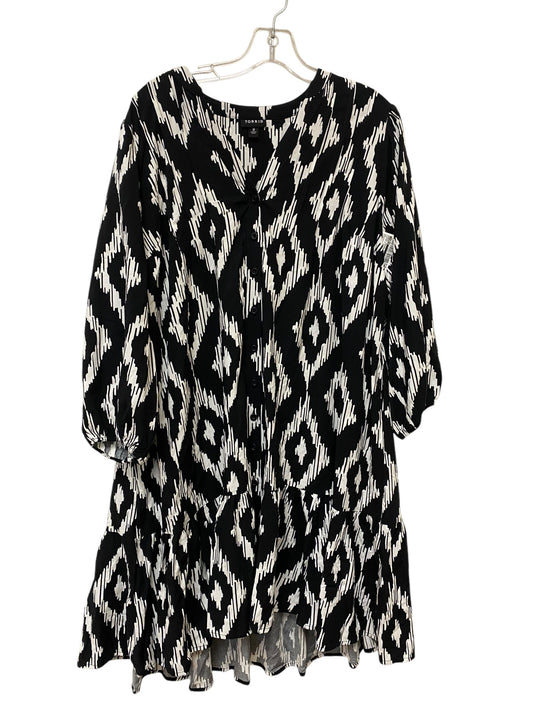 Dress Casual Short By Torrid In Black & White, Size: 0