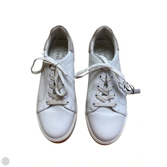 Shoes Sneakers By Naturalizer In White, Size: 8.5