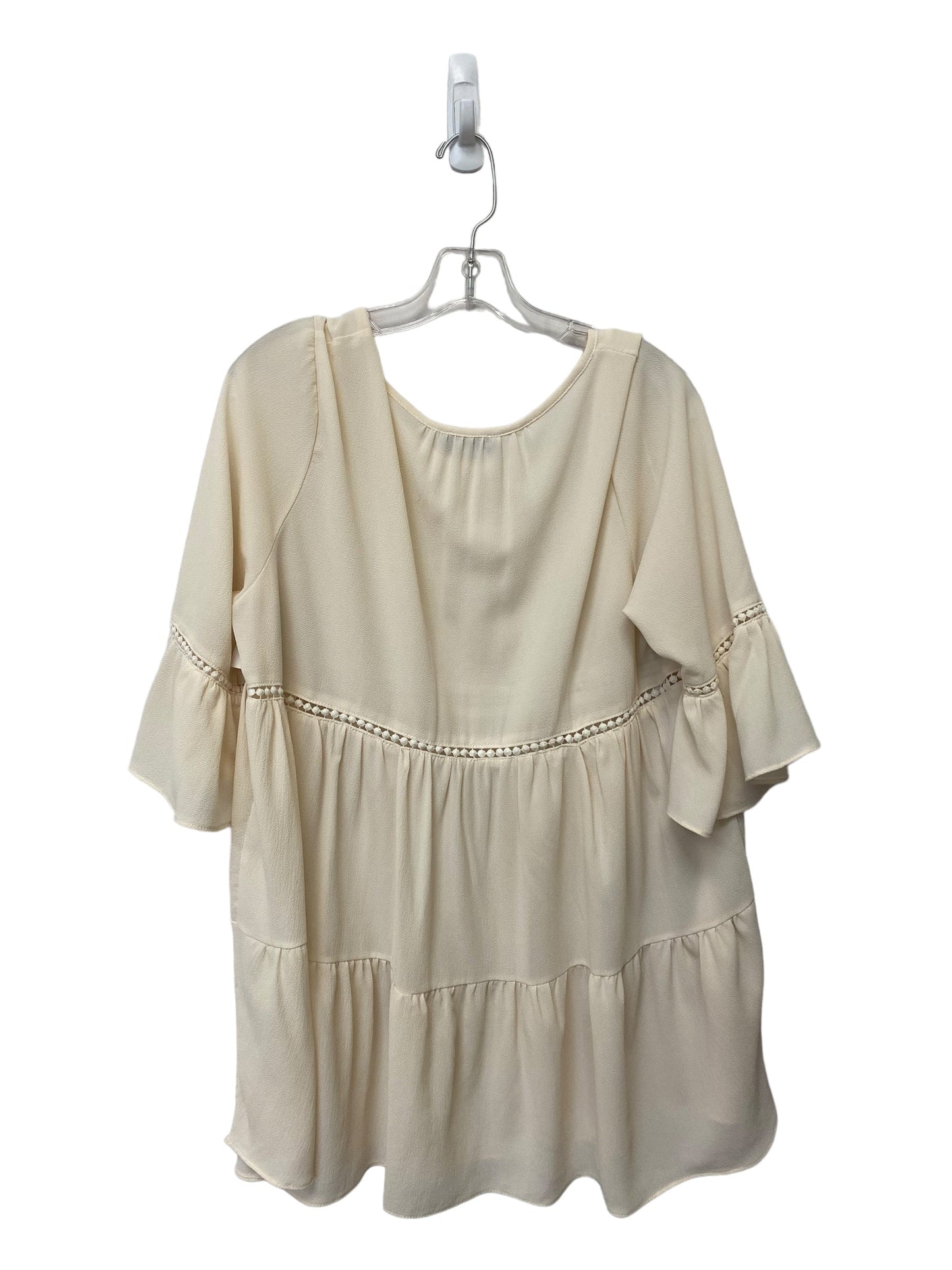 Cream Top Short Sleeve Spin, Size 1x