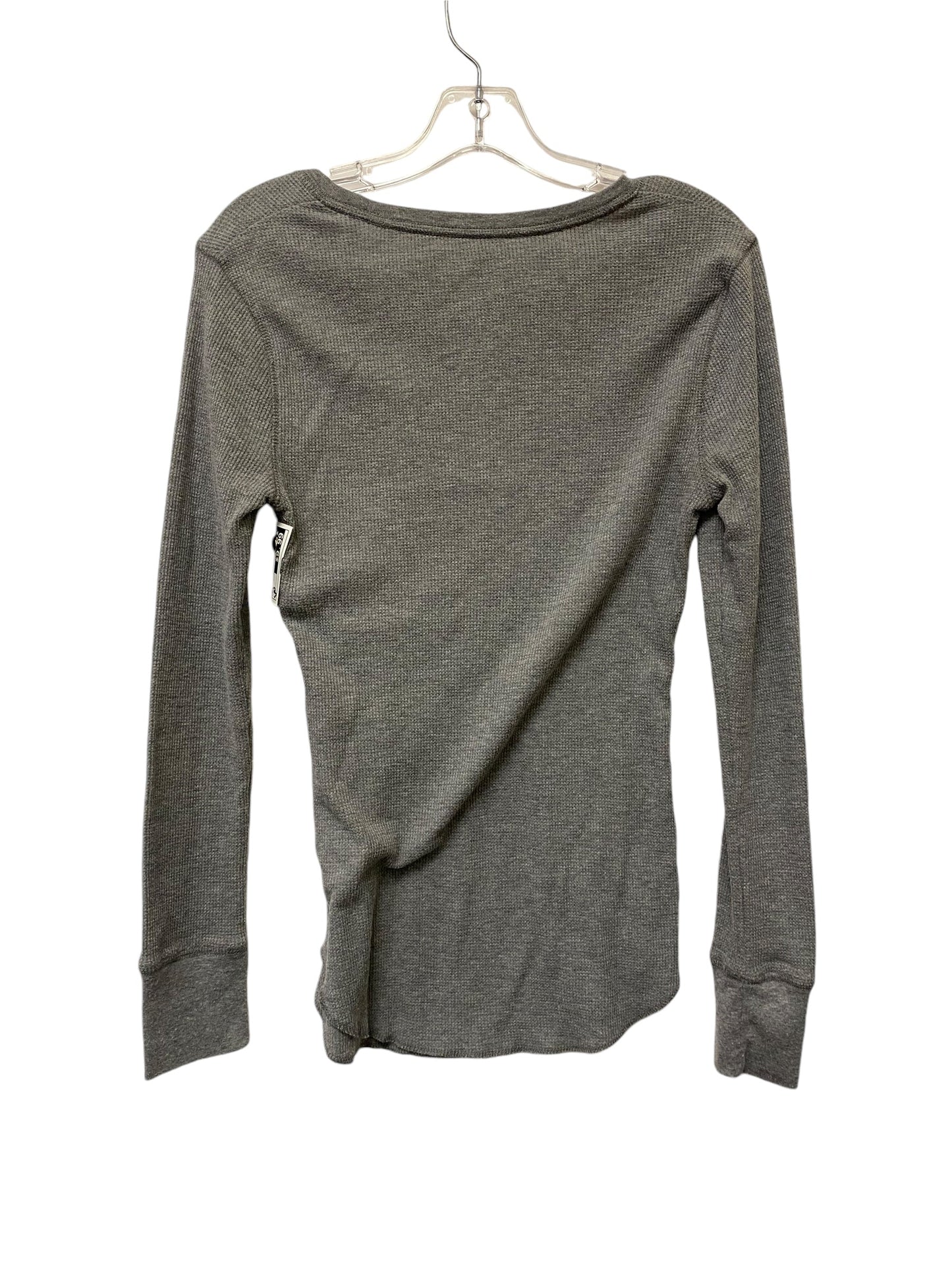 Top Long Sleeve By Old Navy In Grey, Size: S