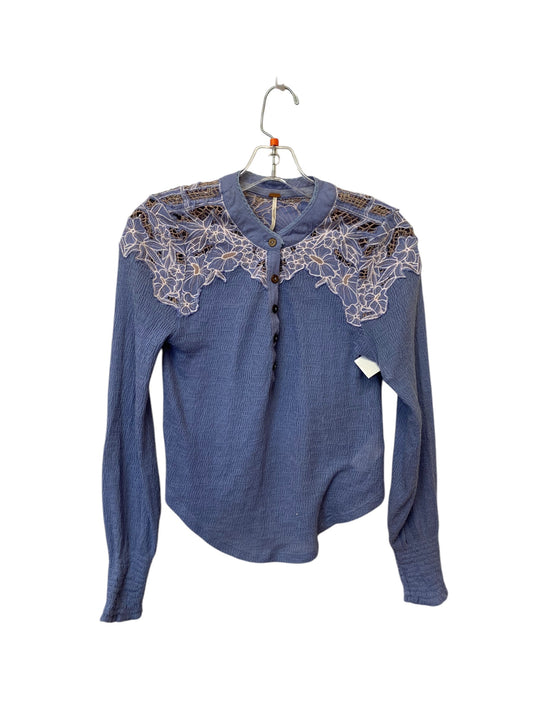 Top Long Sleeve By Free People In Blue, Size: Xs