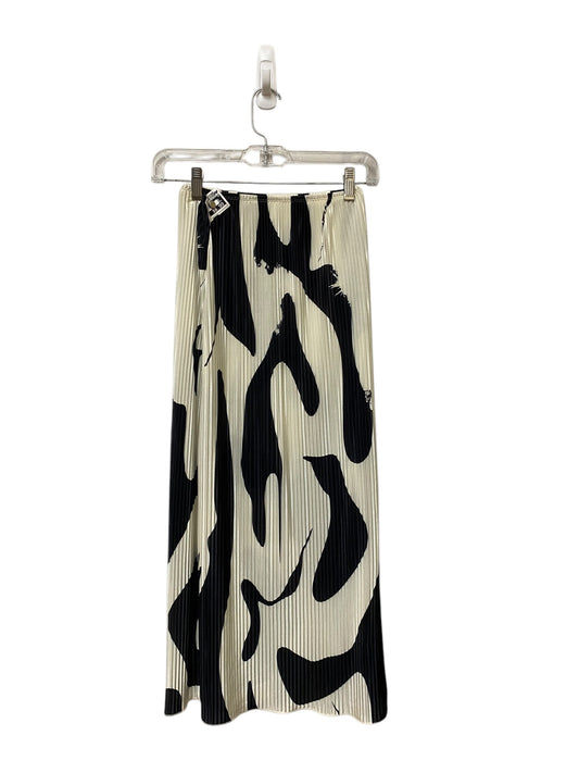 Skirt Maxi By Clothes Mentor In Cream, Size: S