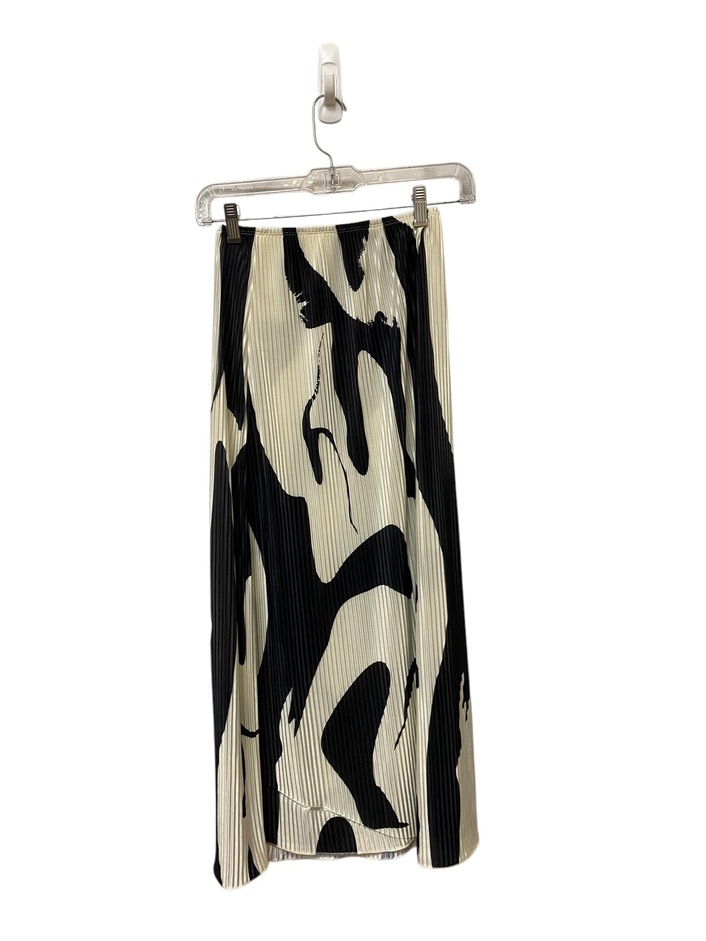 Skirt Maxi By Clothes Mentor In Cream, Size: S