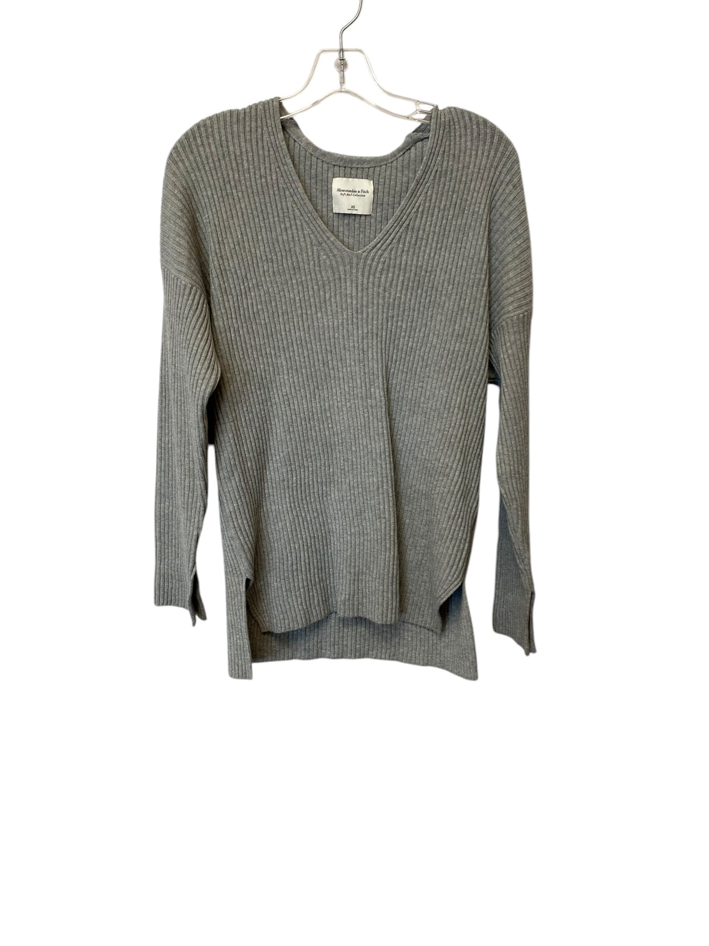 Sweater By Abercrombie And Fitch In Grey, Size: Xs