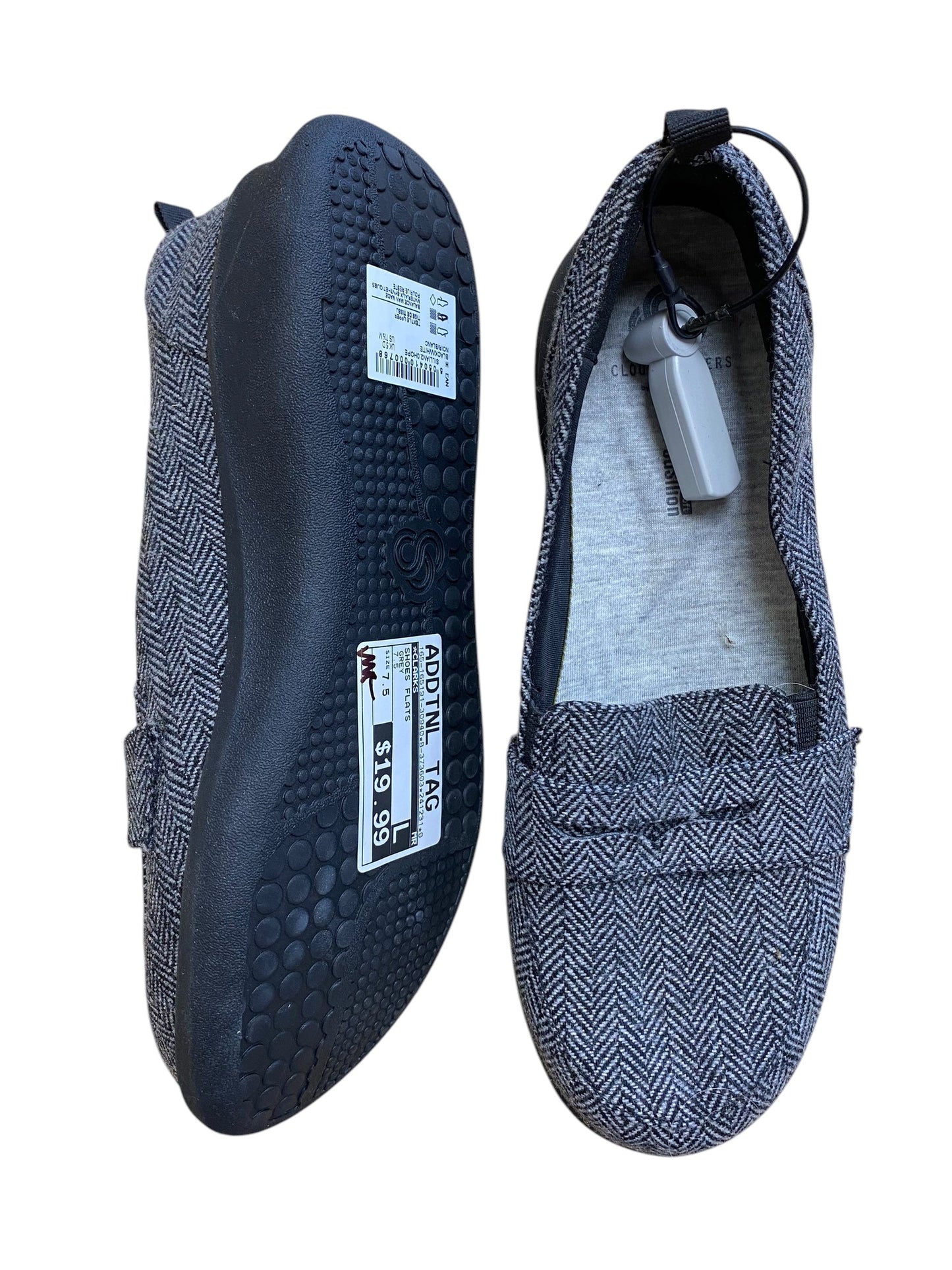 Shoes Flats By Clarks In Grey, Size: 7.5