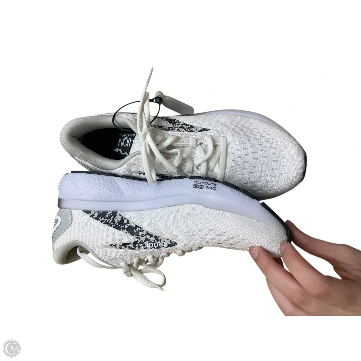 Shoes Athletic By Brooks In White, Size: 8.5