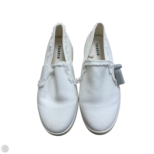 Shoes Flats By Torrid In White, Size: 8