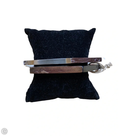 Bracelet Bangle By Clothes Mentor, Size: 02 Piece Set