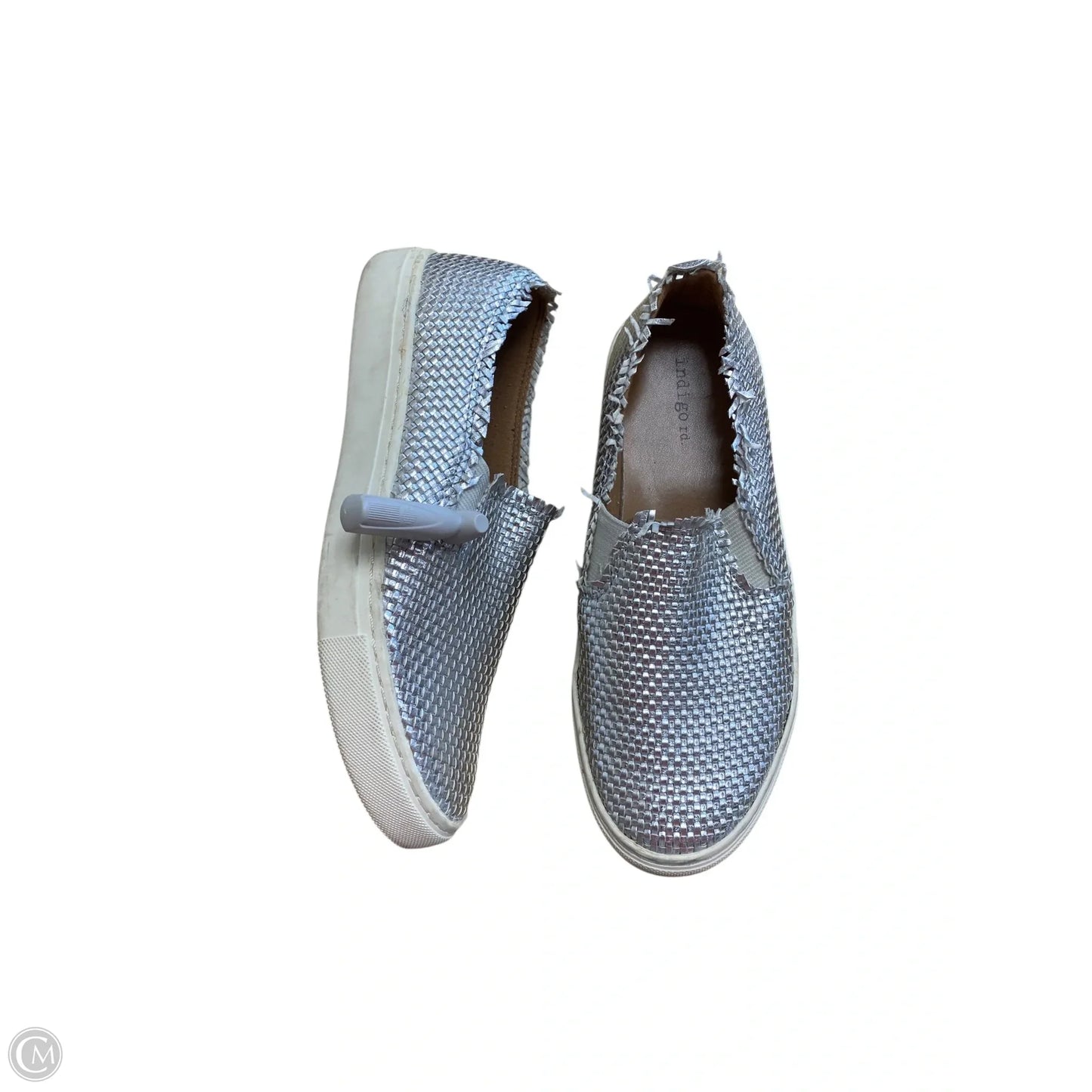 Shoes Flats By Indigo Rd In Silver, Size: 7