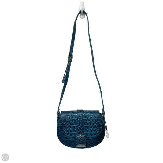 Crossbody By Clothes Mentor, Size: Medium