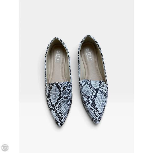 Shoes Flats By Clothes Mentor In Snakeskin Print, Size: 8.5