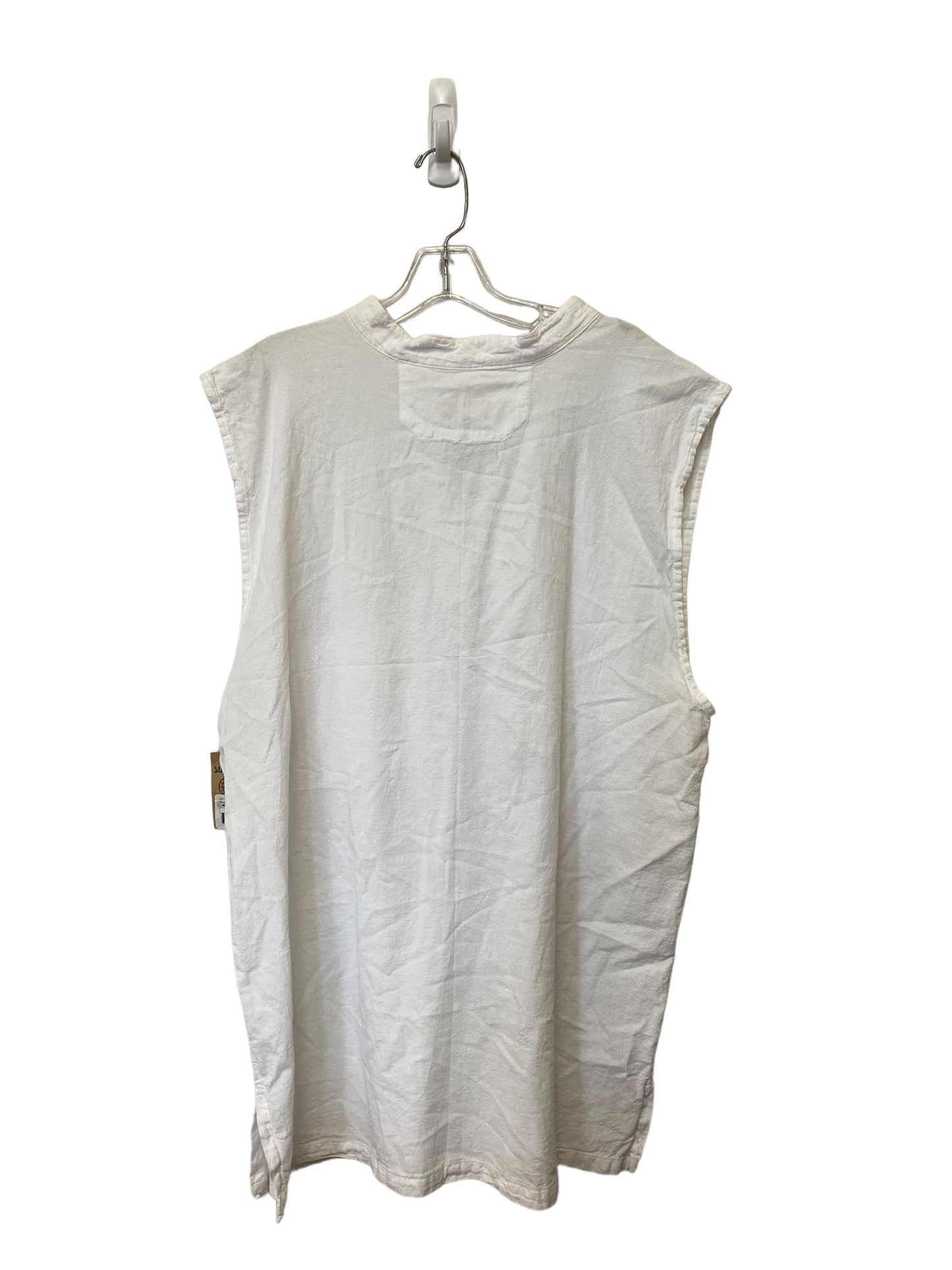 White Top Sleeveless Clothes Mentor, Size 2x