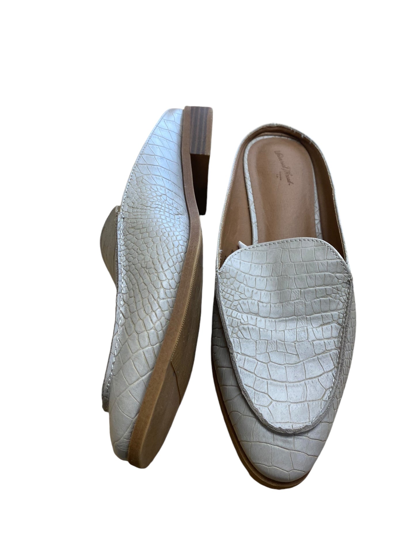 Shoes Flats By Universal Thread In Taupe, Size: 9