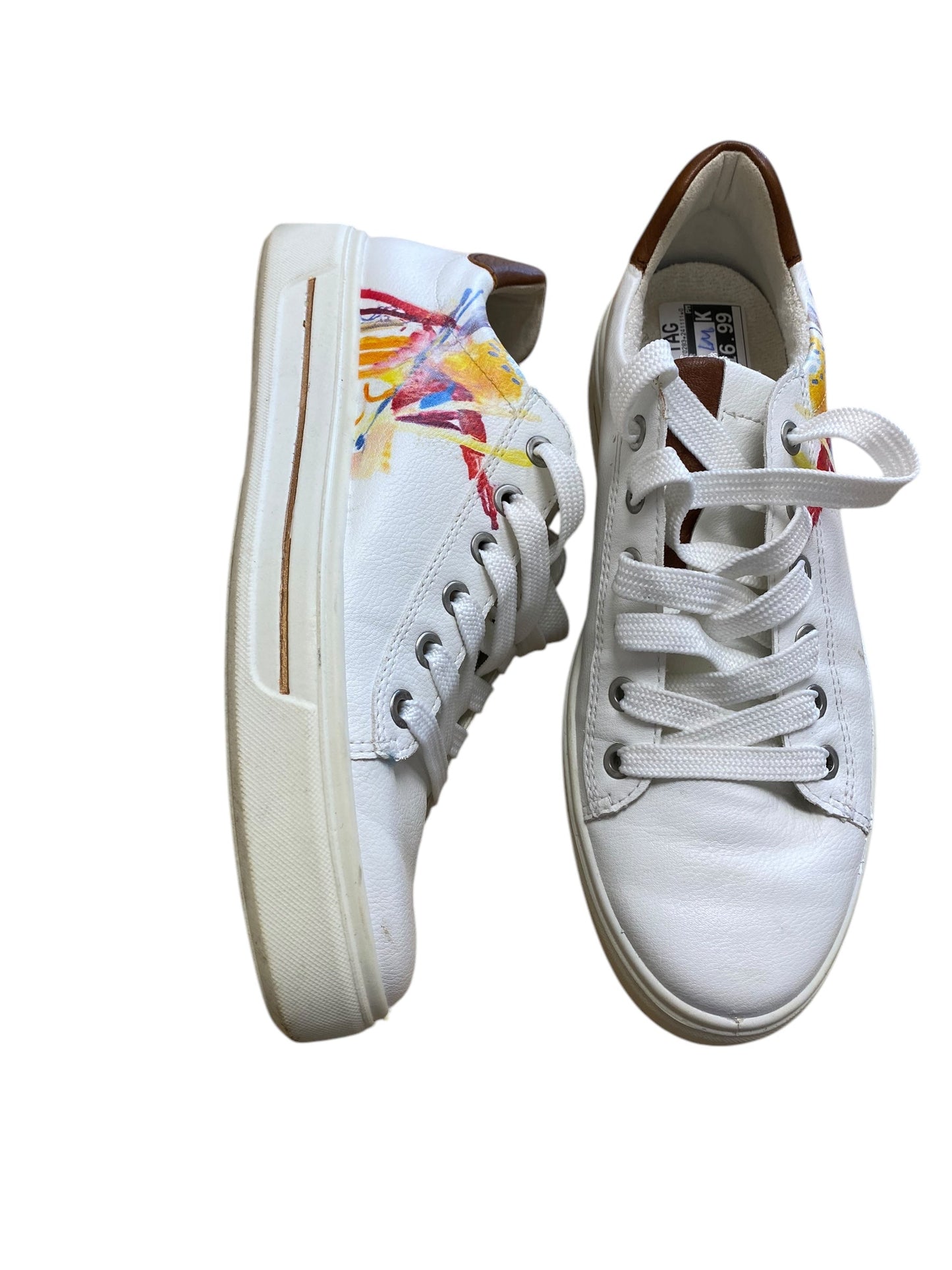 Shoes Sneakers By Clothes Mentor In White, Size: 9