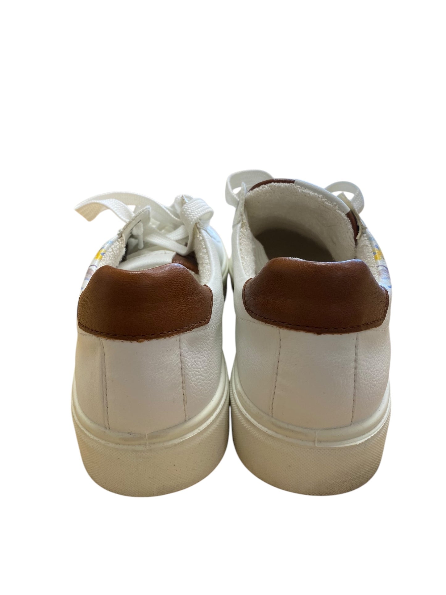 Shoes Sneakers By Clothes Mentor In White, Size: 9