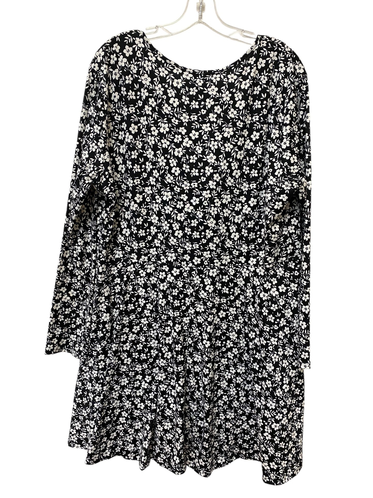 Dress Casual Short By White Birch In Black & White, Size: 3x