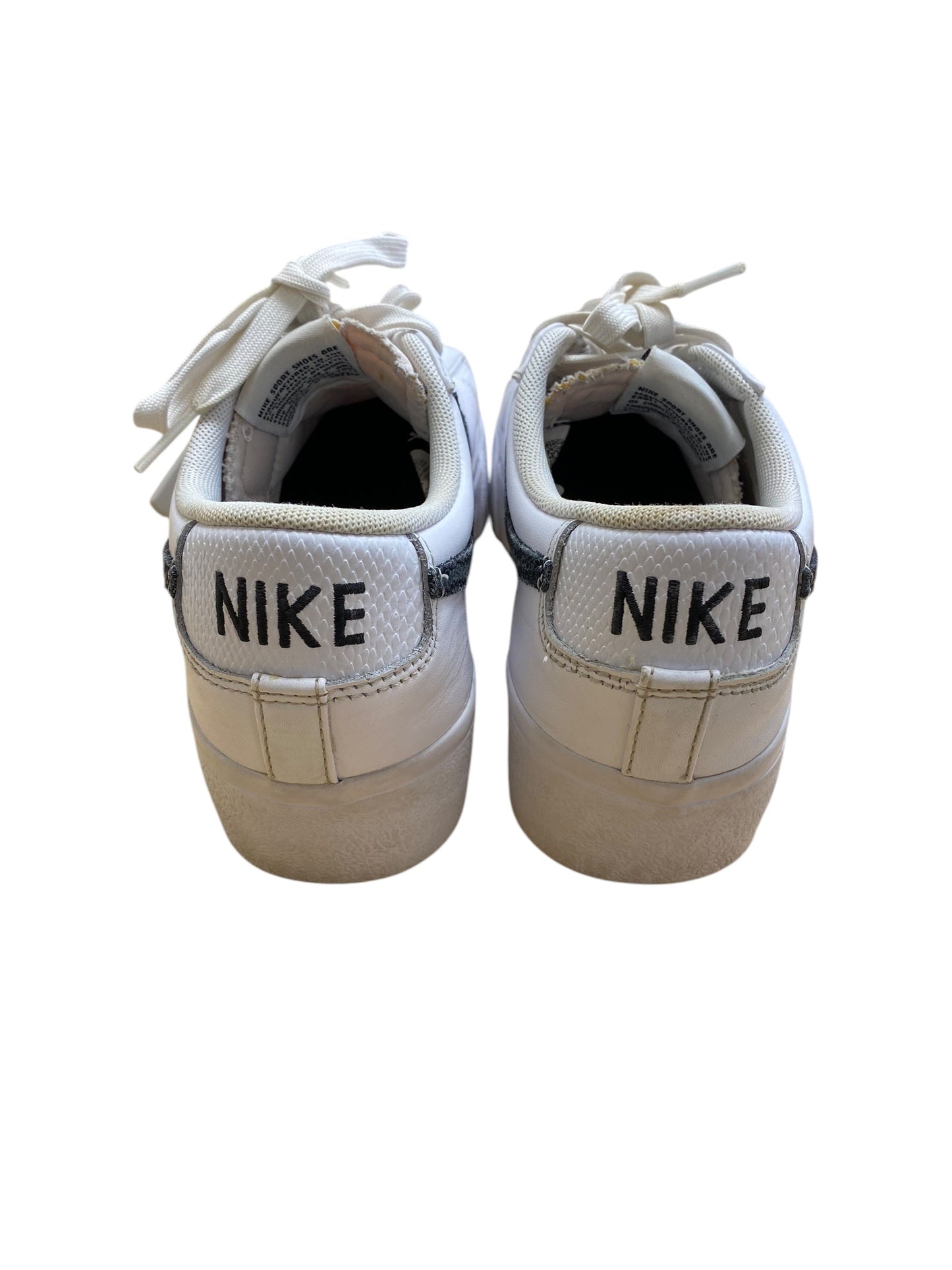 Shoes Sneakers By Nike In White, Size: 8