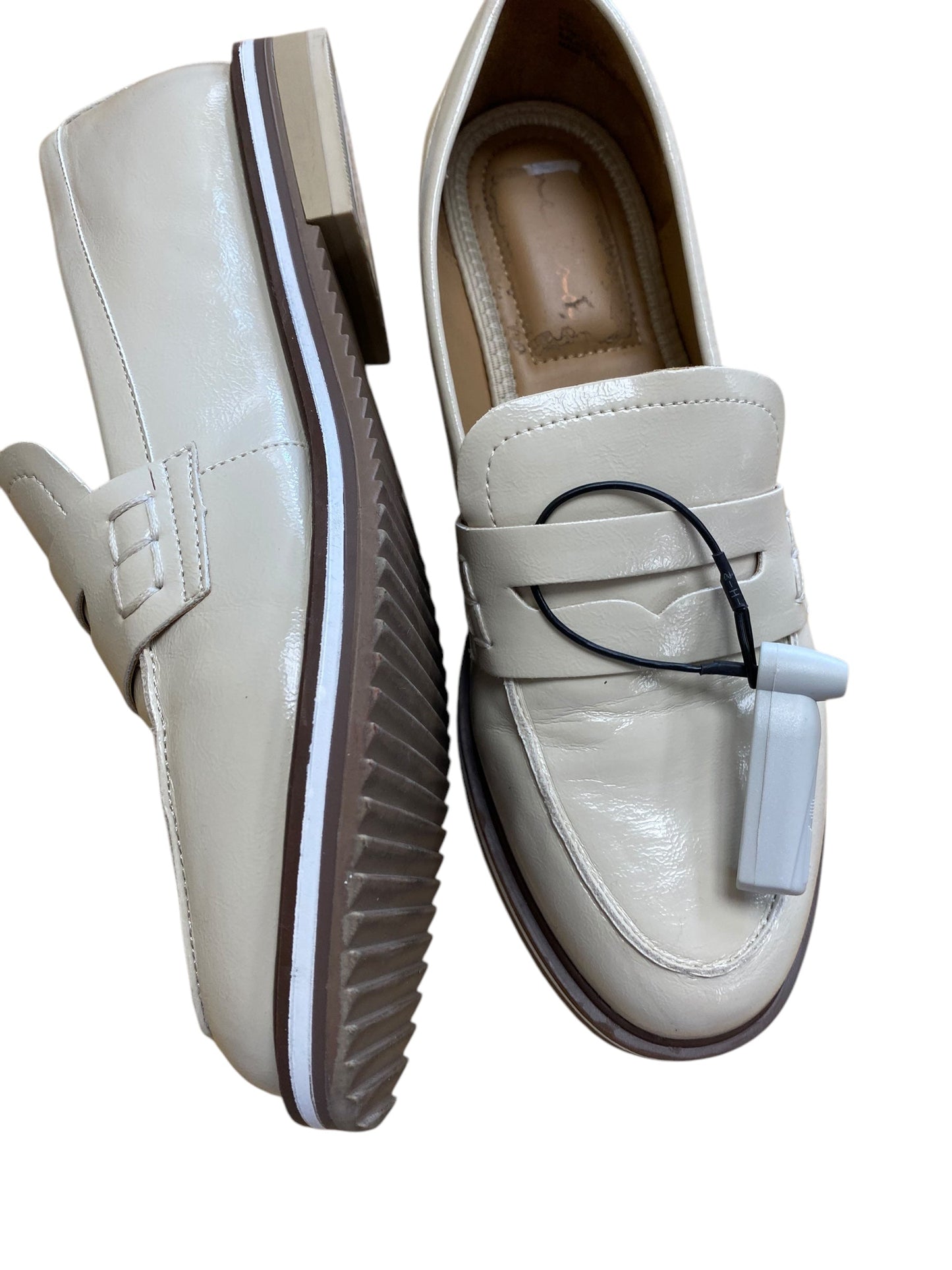 Shoes Flats By Me Too In Cream, Size: 9