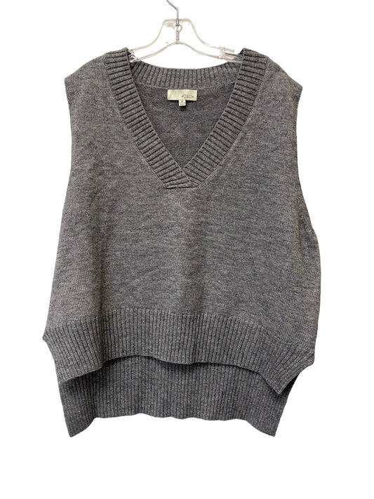 Vest Sweater By Clothes Mentor  Size: M