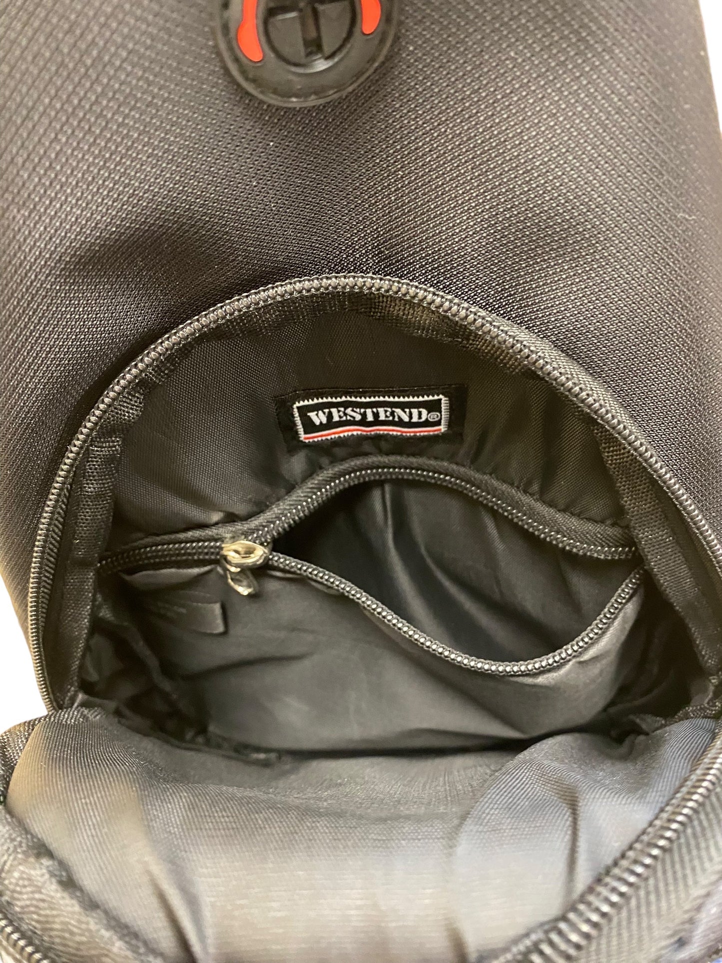 Backpack Clothes Mentor, Size Small