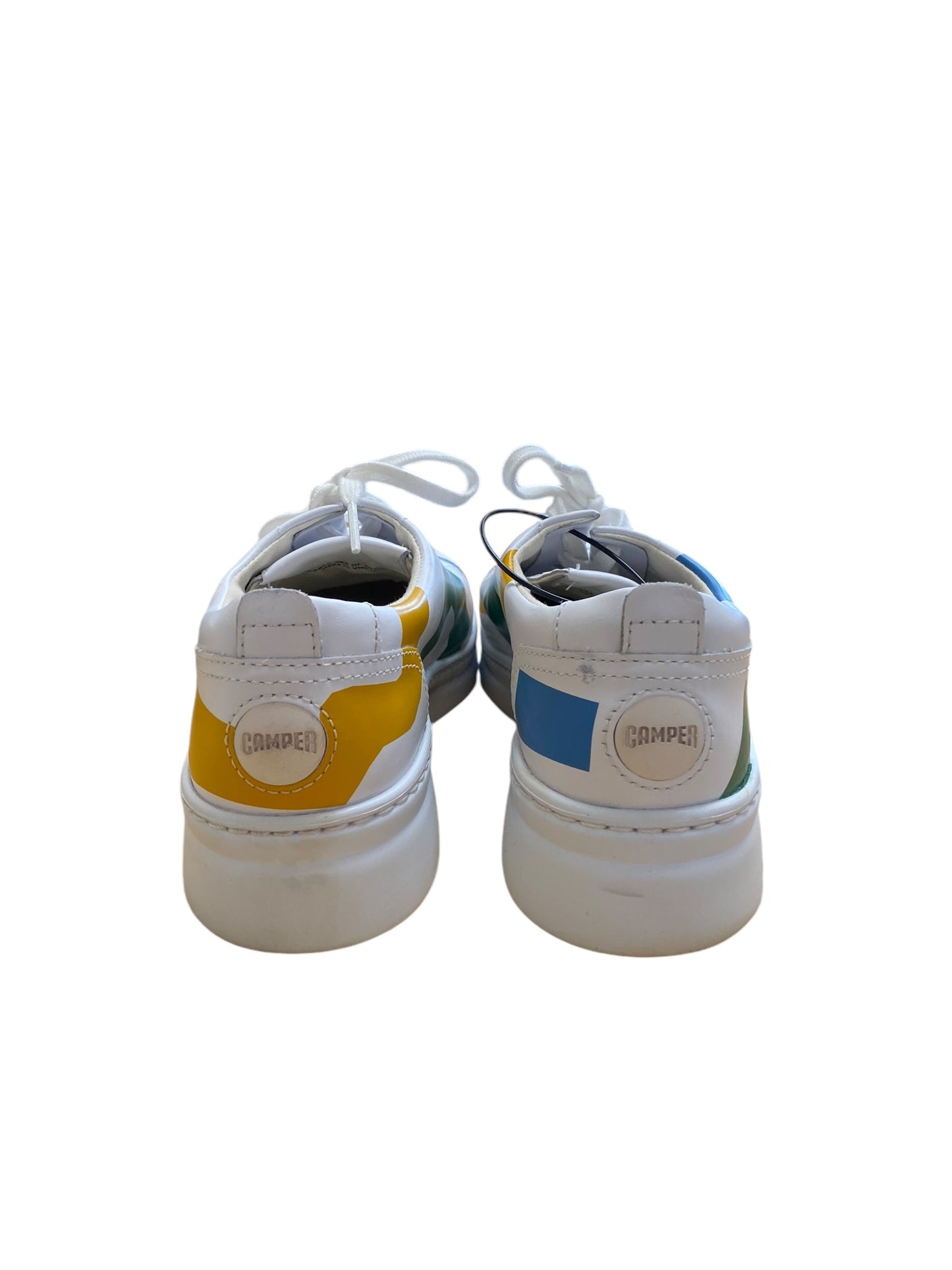 Shoes Sneakers By Clothes Mentor In White, Size: 9