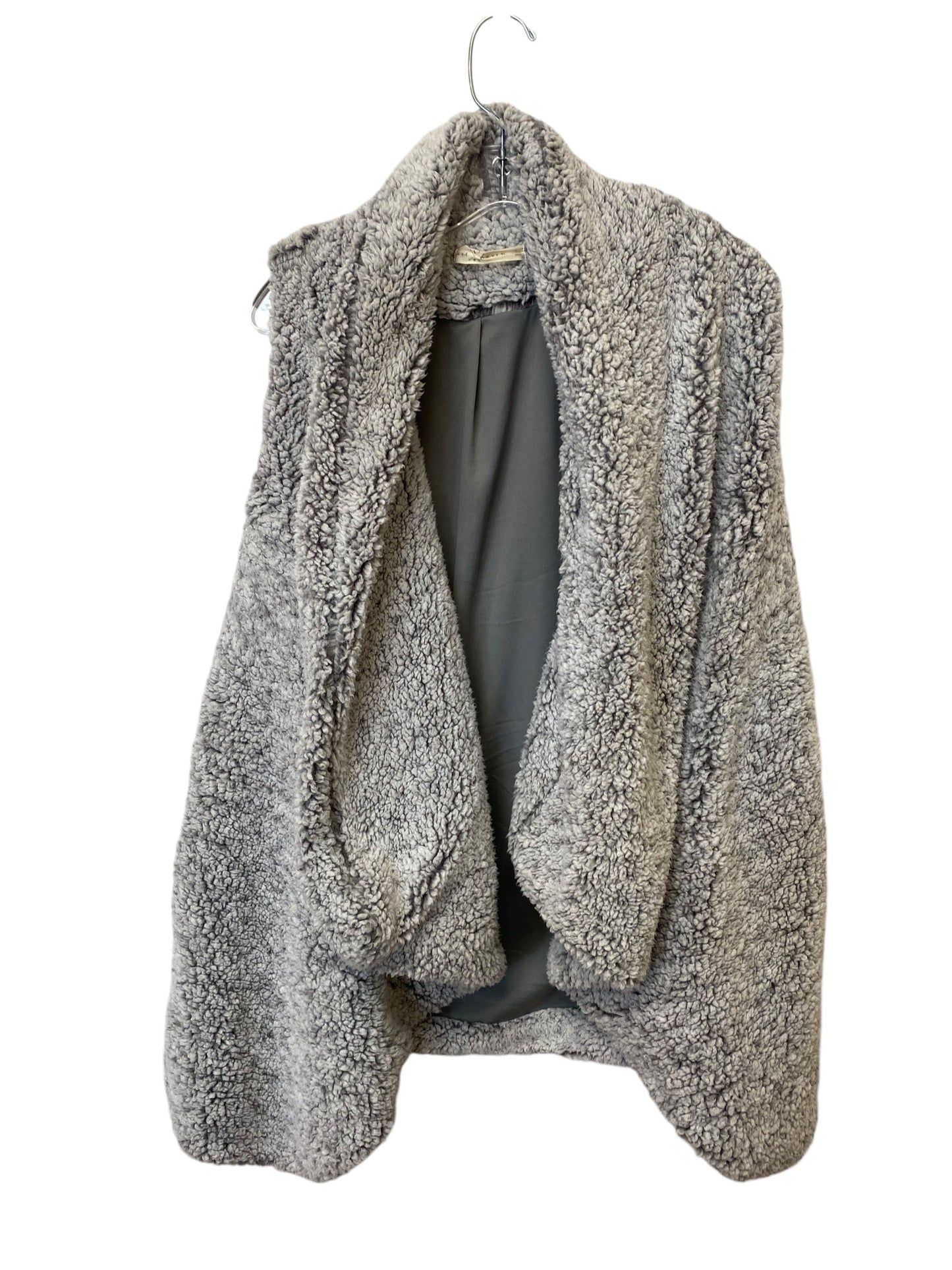 Vest Faux Fur & Sherpa By Clothes Mentor In Grey, Size: L