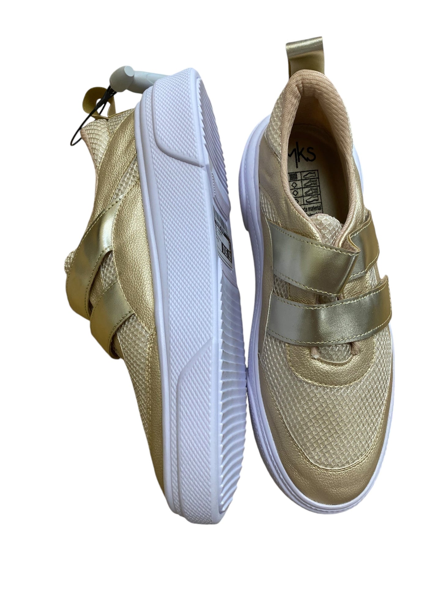 Shoes Sneakers By Clothes Mentor In Gold & White, Size: 9